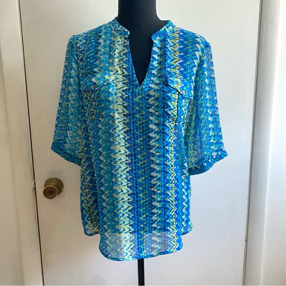 Vince Camuto Blue Lightweight V Neck Medium Blouse